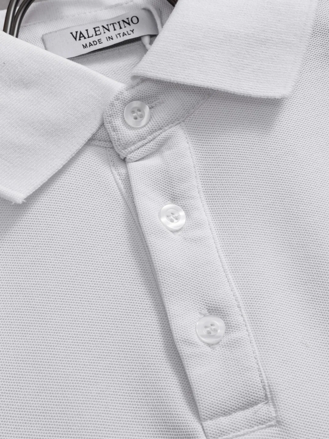 P100✨🔥 [VALENTINO] 2026FW short-sleeved lapel polo shirt Color: Black White Size: S-XXL